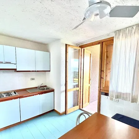 In Olbia With Balcony Апартаменты Cugnana Verde